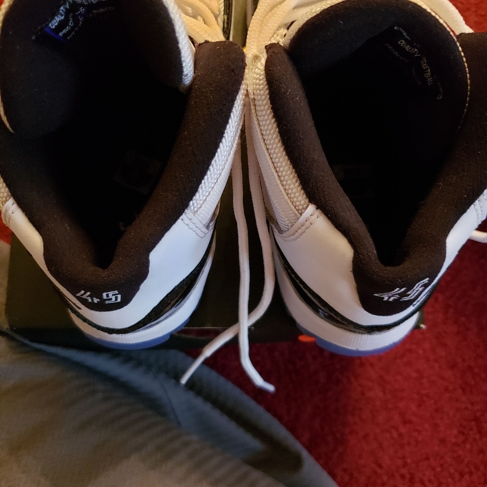 Air jordan 11 concord